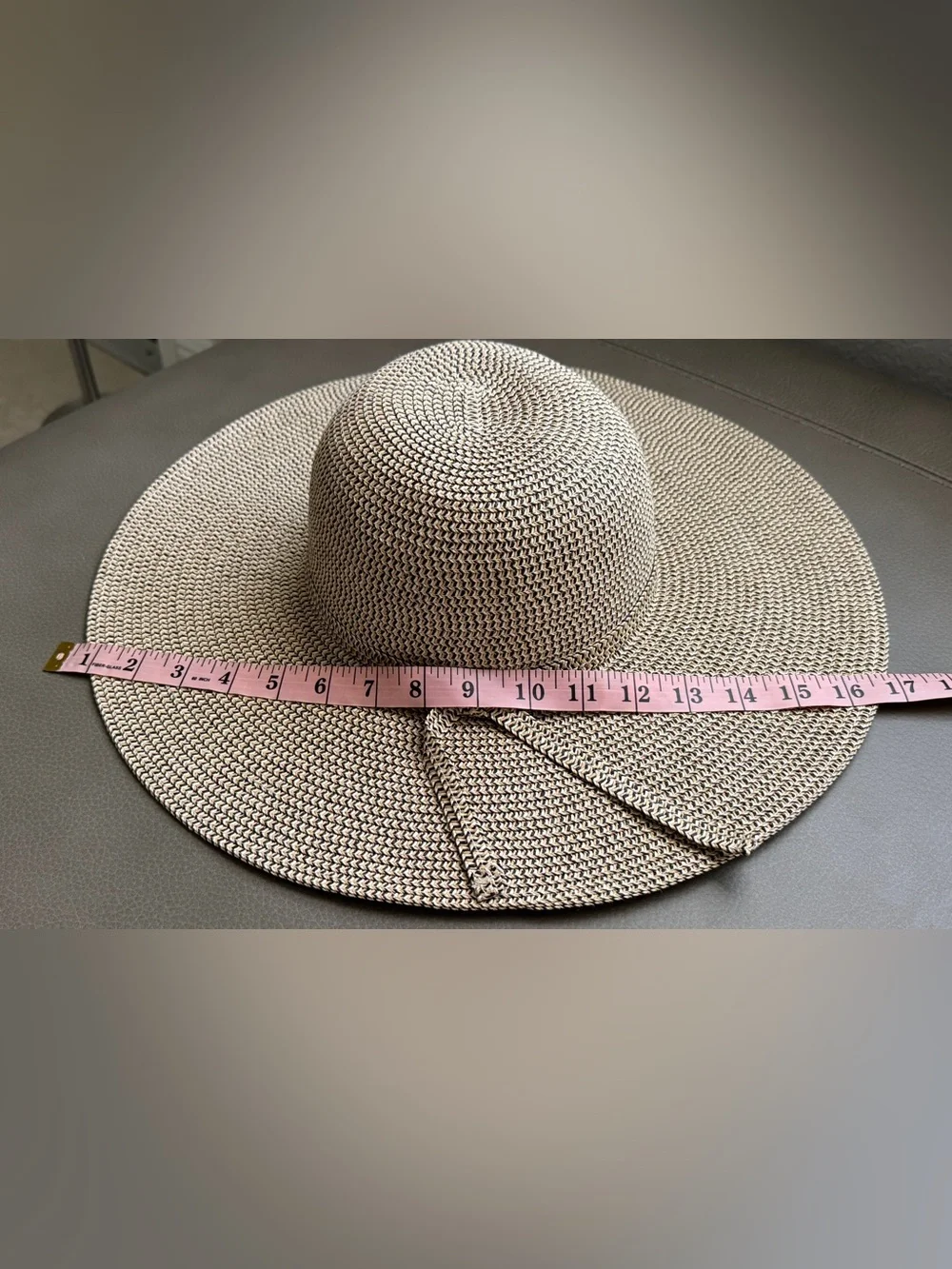 David and Young Woven Wide-Brim Sun Hat in Beige and Black